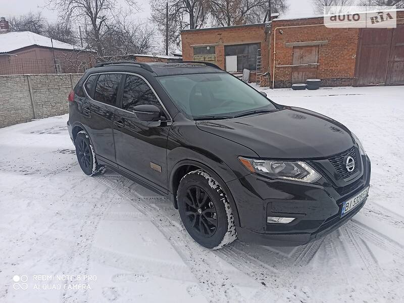 Внедорожник / Кроссовер Nissan Rogue 2016 в Полтаве