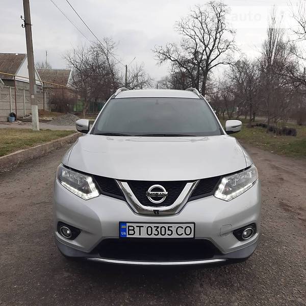 Внедорожник / Кроссовер Nissan Rogue 2016 в Каховке