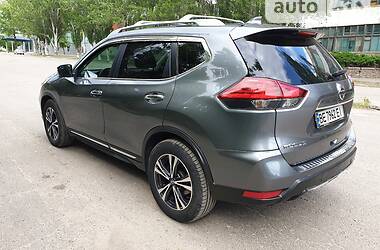 Внедорожник / Кроссовер Nissan Rogue 2017 в 