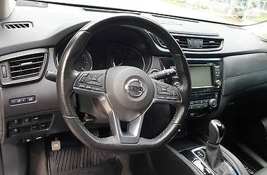 Внедорожник / Кроссовер Nissan Rogue 2017 в 