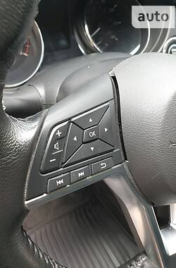 Внедорожник / Кроссовер Nissan Rogue 2017 в 