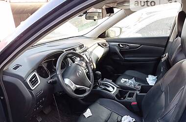 Внедорожник / Кроссовер Nissan Rogue 2015 в 