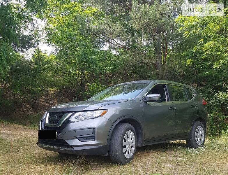 Внедорожник / Кроссовер Nissan Rogue 2017 в Киеве