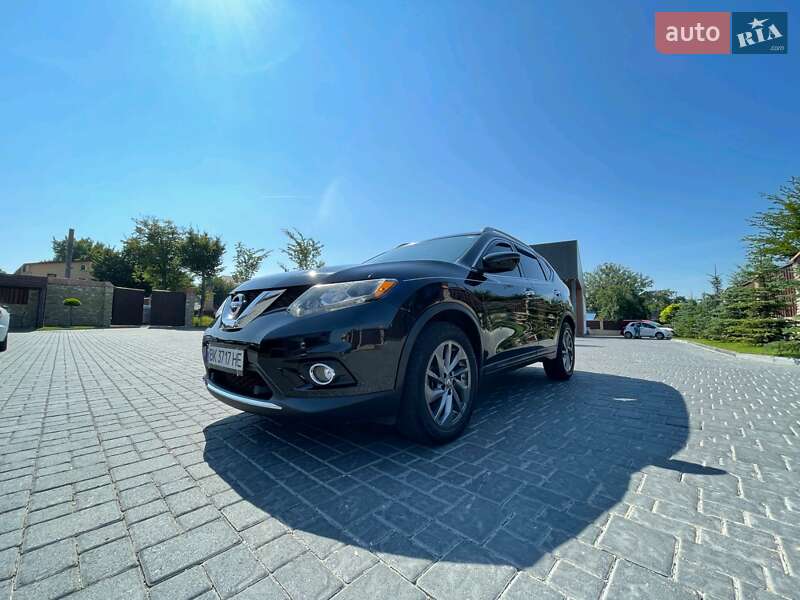 Внедорожник / Кроссовер Nissan Rogue 2015 в Вараше