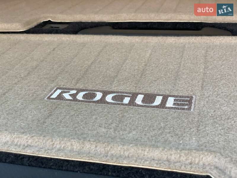 Внедорожник / Кроссовер Nissan Rogue 2015 в Вараше
