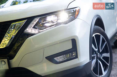 Позашляховик / Кросовер Nissan Rogue 2016 в Львові