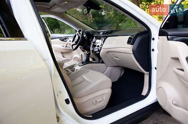 Позашляховик / Кросовер Nissan Rogue 2016 в Львові