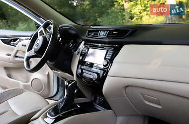 Позашляховик / Кросовер Nissan Rogue 2016 в Львові