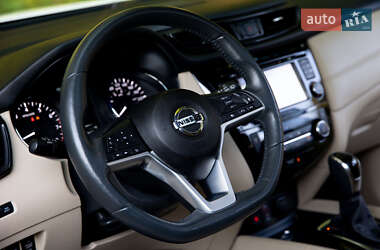 Позашляховик / Кросовер Nissan Rogue 2016 в Львові