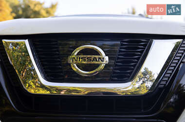 Позашляховик / Кросовер Nissan Rogue 2016 в Львові