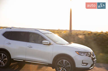 Позашляховик / Кросовер Nissan Rogue 2016 в Львові