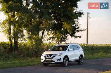 Позашляховик / Кросовер Nissan Rogue 2016 в Львові