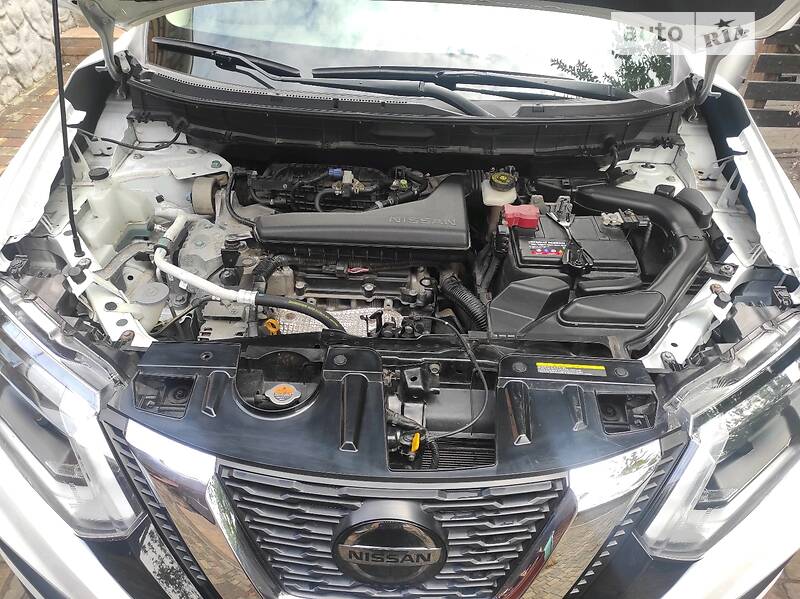 Внедорожник / Кроссовер Nissan Rogue 2017 в Марганце