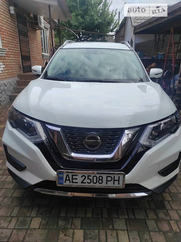 Внедорожник / Кроссовер Nissan Rogue 2017 в Марганце