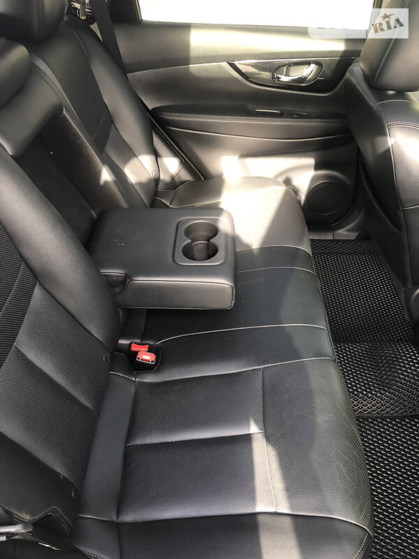 Позашляховик / Кросовер Nissan Rogue 2017 в Одесі