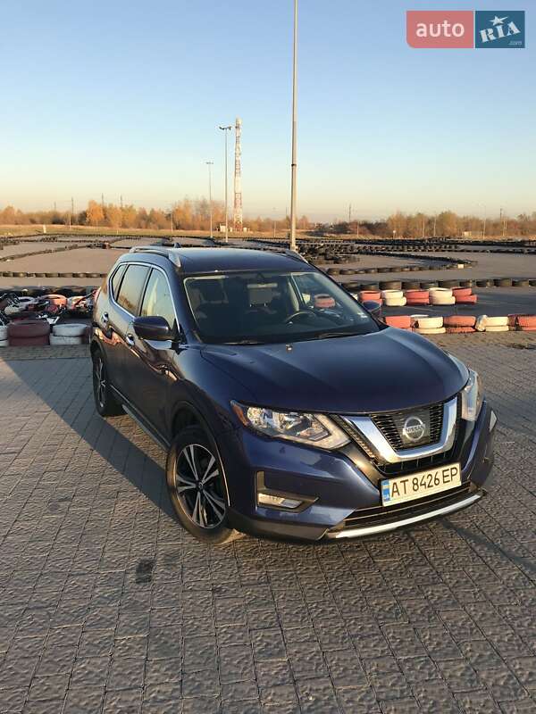 Внедорожник / Кроссовер Nissan Rogue 2017 в Львове