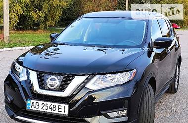 Внедорожник / Кроссовер Nissan Rogue 2017 в Ирпене