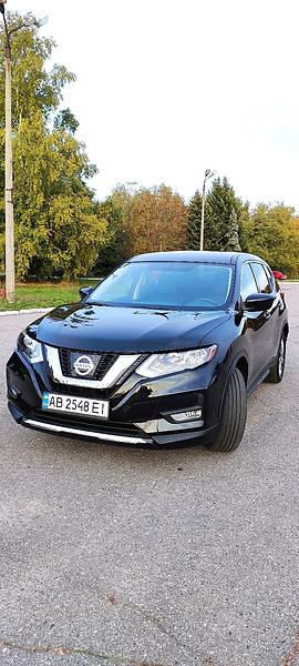Внедорожник / Кроссовер Nissan Rogue 2017 в 