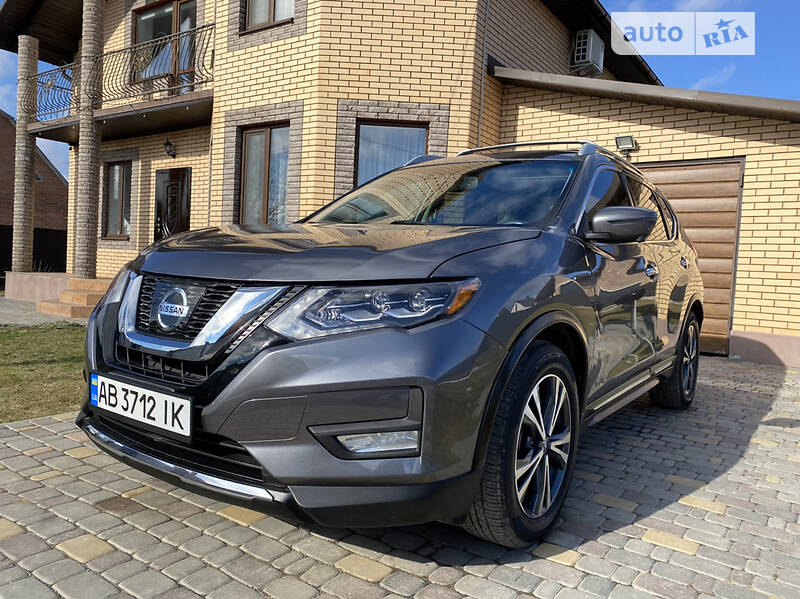 Внедорожник / Кроссовер Nissan Rogue 2017 в 