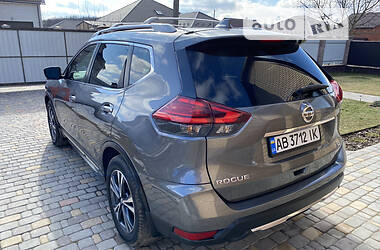 Внедорожник / Кроссовер Nissan Rogue 2017 в 