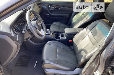 Внедорожник / Кроссовер Nissan Rogue 2017 в 