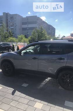 Внедорожник / Кроссовер Nissan Rogue 2017 в Дрогобыче