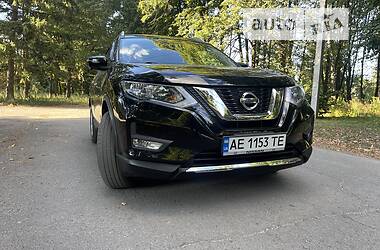 Внедорожник / Кроссовер Nissan Rogue 2016 в 