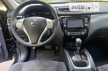 Внедорожник / Кроссовер Nissan Rogue 2016 в 
