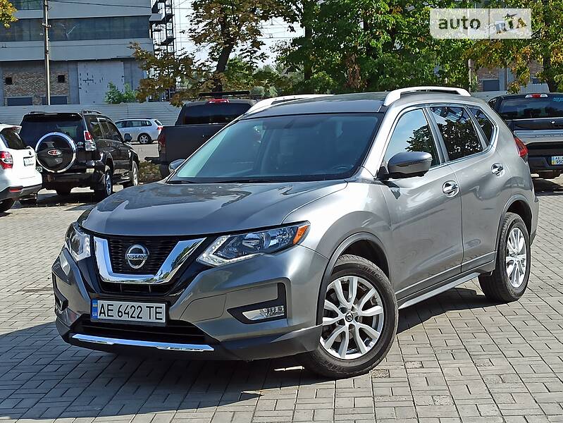 Позашляховик / Кросовер Nissan Rogue 2017 в 
