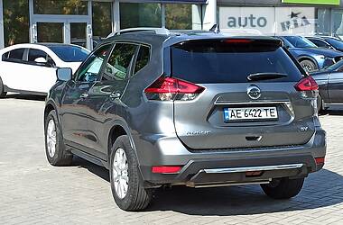 Позашляховик / Кросовер Nissan Rogue 2017 в 
