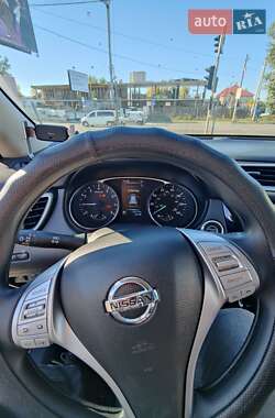 Внедорожник / Кроссовер Nissan Rogue 2016 в Киеве