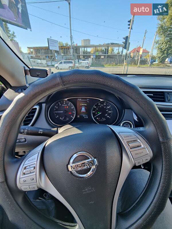 Внедорожник / Кроссовер Nissan Rogue 2016 в Киеве