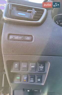 Внедорожник / Кроссовер Nissan Rogue 2016 в Киеве