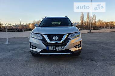 Внедорожник / Кроссовер Nissan Rogue 2017 в Кропивницком