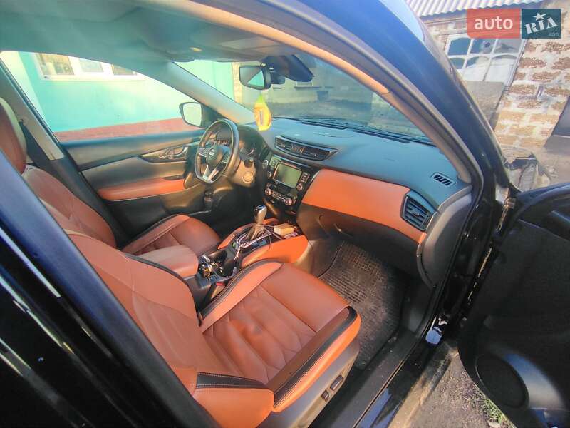 Внедорожник / Кроссовер Nissan Rogue 2019 в Первомайске