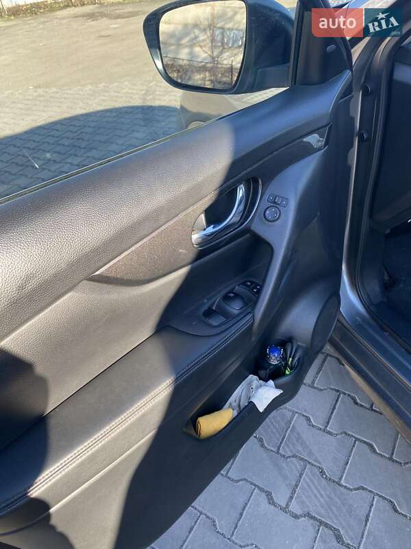 Внедорожник / Кроссовер Nissan Rogue 2017 в Одессе фото 8 Внедорожник / Кроссовер Nissan Rogue 2017 в Одессе