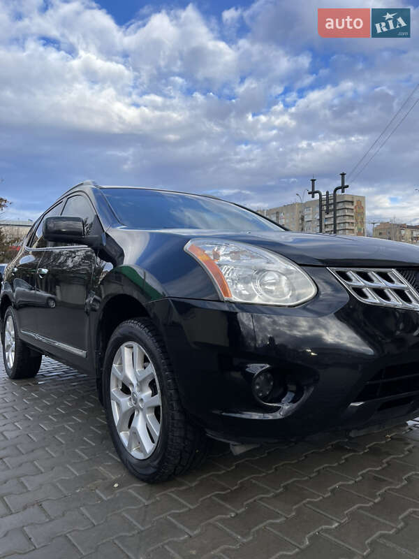 Внедорожник / Кроссовер Nissan Rogue 2013 в Черновцах