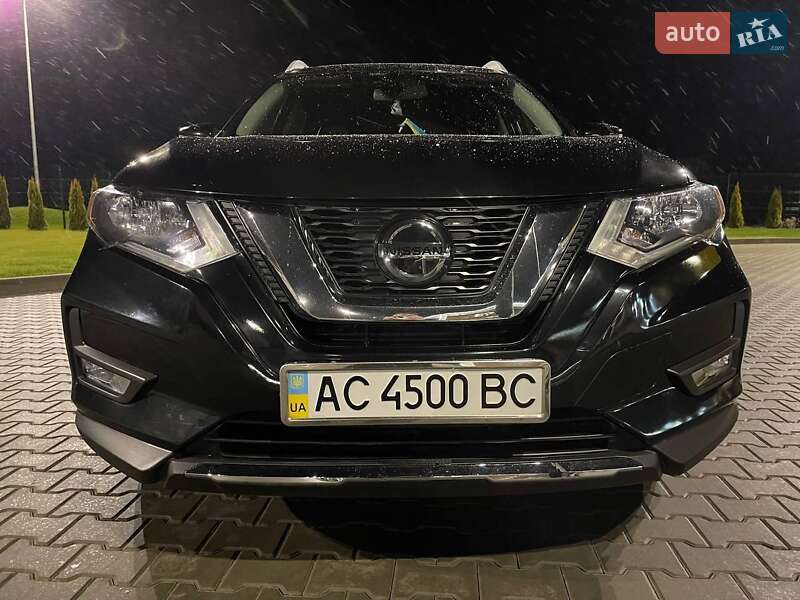 Позашляховик / Кросовер Nissan Rogue 2017 в Луцьку