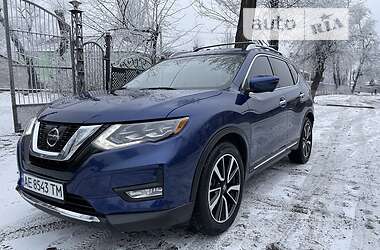 Позашляховик / Кросовер Nissan Rogue 2017 в Кам'янському