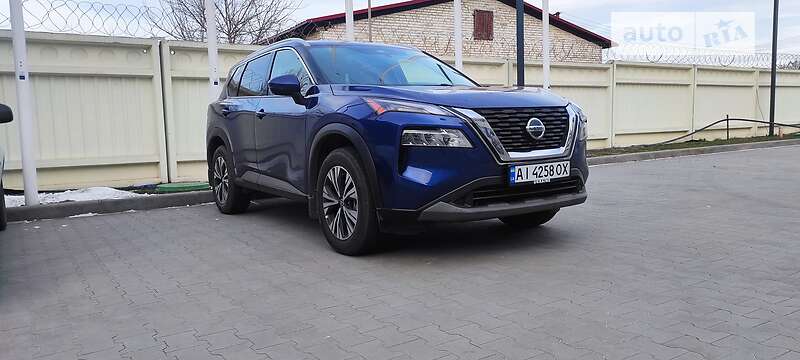 Внедорожник / Кроссовер Nissan Rogue 2021 в Вышгороде