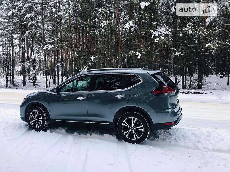 Внедорожник / Кроссовер Nissan Rogue 2018 в Сумах