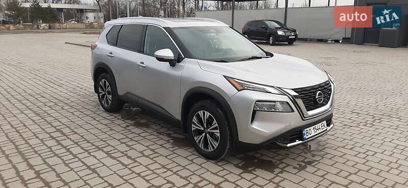 Позашляховик / Кросовер Nissan Rogue 2021 в Козові