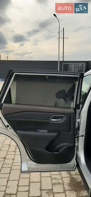 Позашляховик / Кросовер Nissan Rogue 2021 в Козові