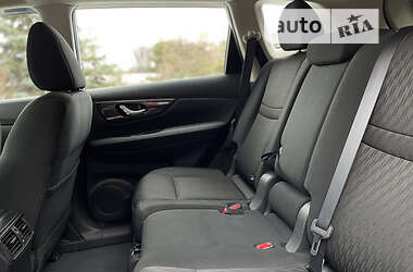 Внедорожник / Кроссовер Nissan Rogue 2017 в 