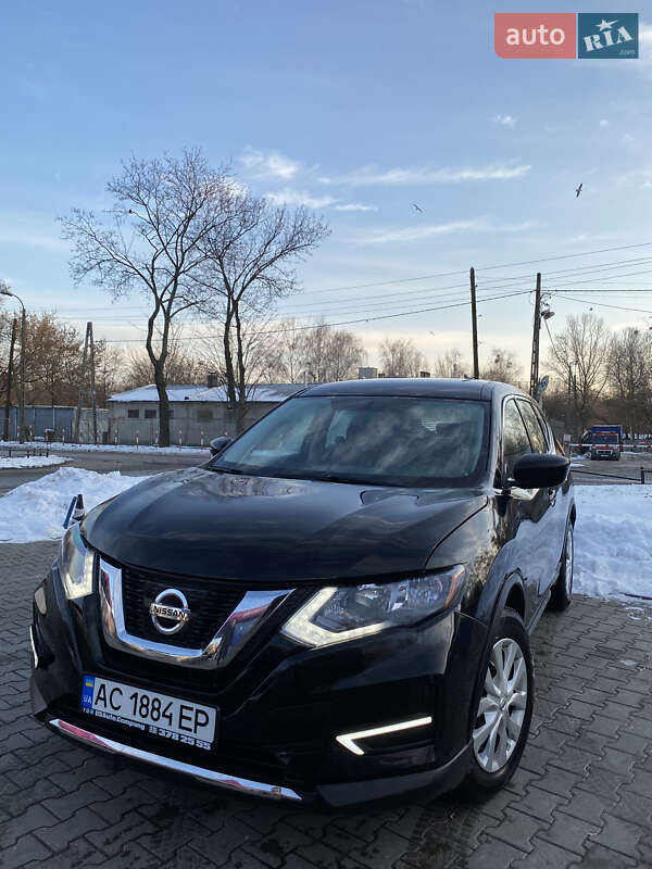 Внедорожник / Кроссовер Nissan Rogue 2017 в Луцке