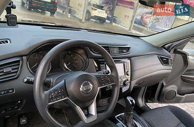 Внедорожник / Кроссовер Nissan Rogue 2017 в 