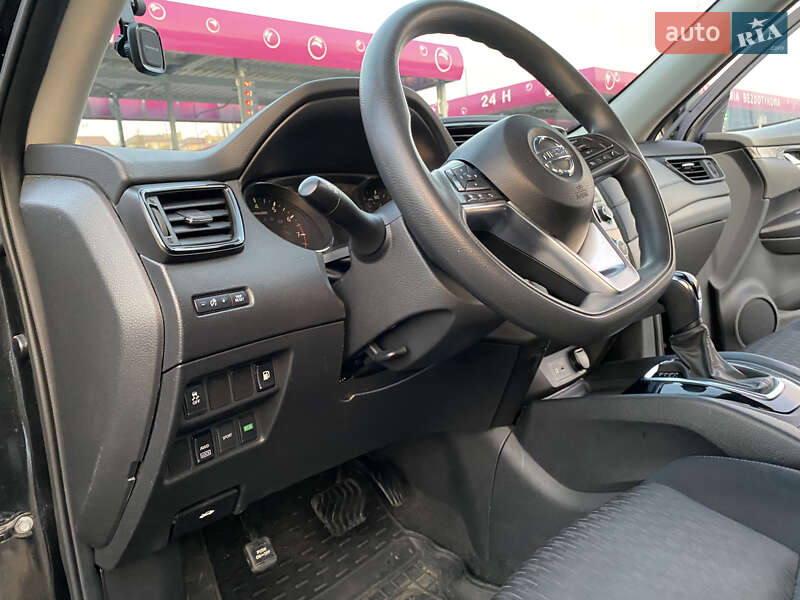 Внедорожник / Кроссовер Nissan Rogue 2017 в Луцке