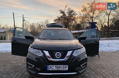 Внедорожник / Кроссовер Nissan Rogue 2017 в 