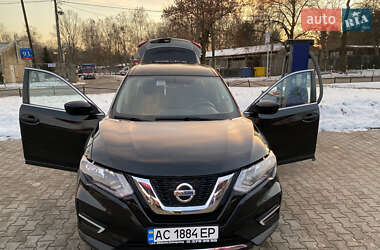 Внедорожник / Кроссовер Nissan Rogue 2017 в 