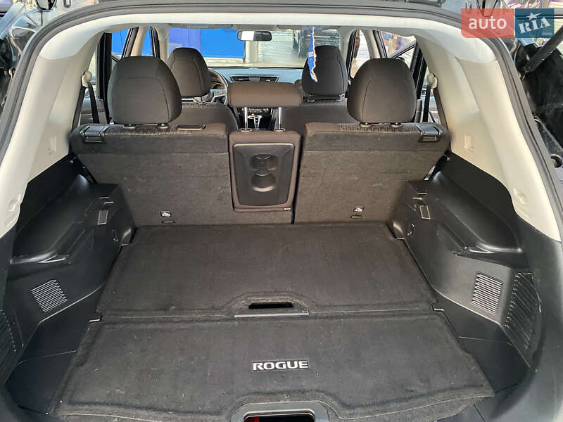 Внедорожник / Кроссовер Nissan Rogue 2017 в Луцке